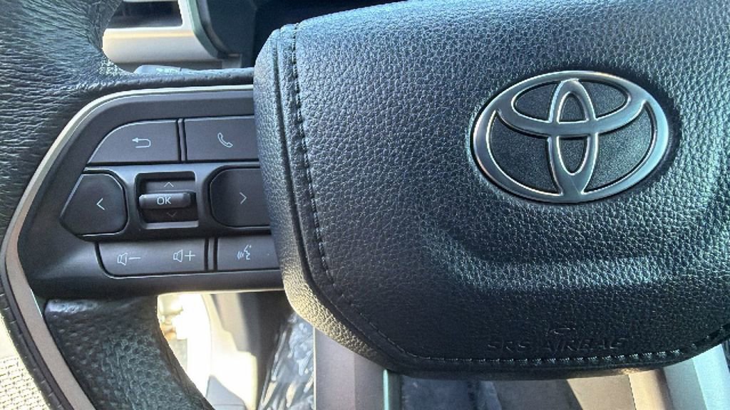 Used 2024 Toyota Tacoma TRD Off-Road AWD/4WD image 19