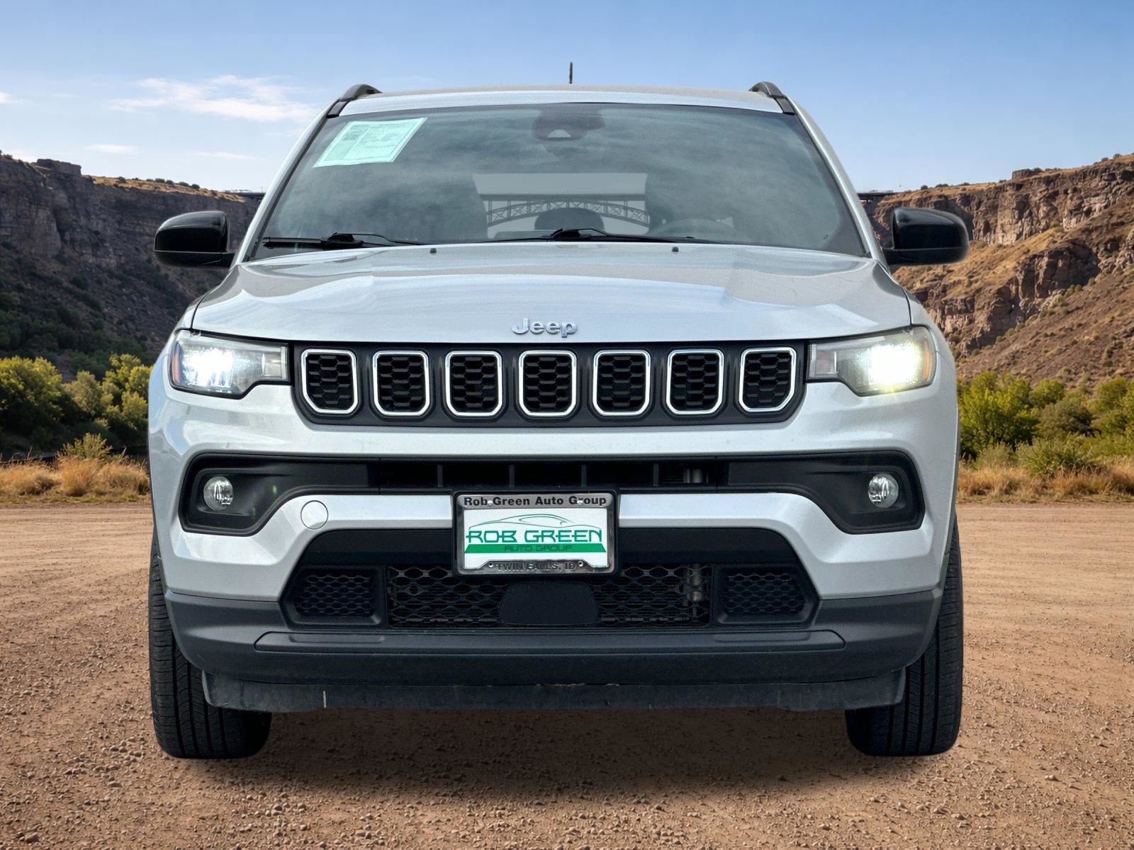 Used 2024 Jeep Compass Latitude AWD/4WD image 8