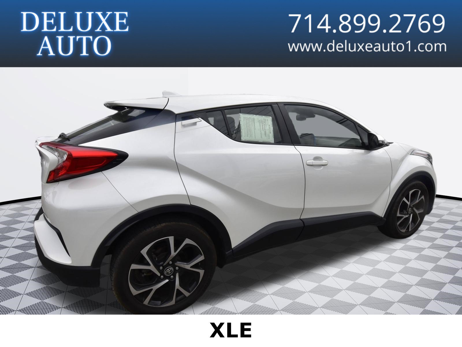 Used 2021 Toyota C-HR XLE FWD image 1