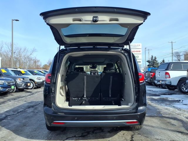 Certified 2023 Chrysler Pacifica Limited image 10