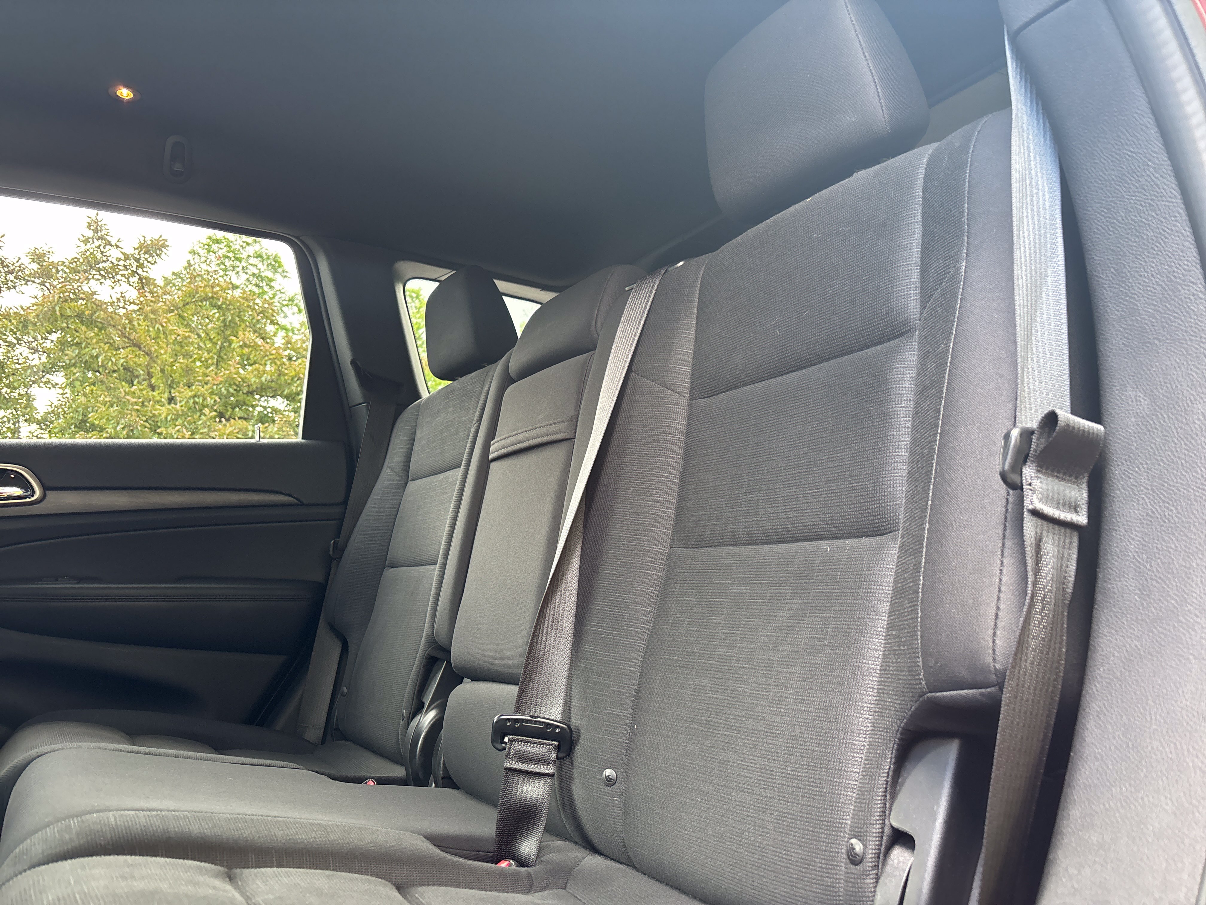 Used 2016 Jeep Grand Cherokee Laredo w/ Quick Order Package 23E AWD/4WD image 13