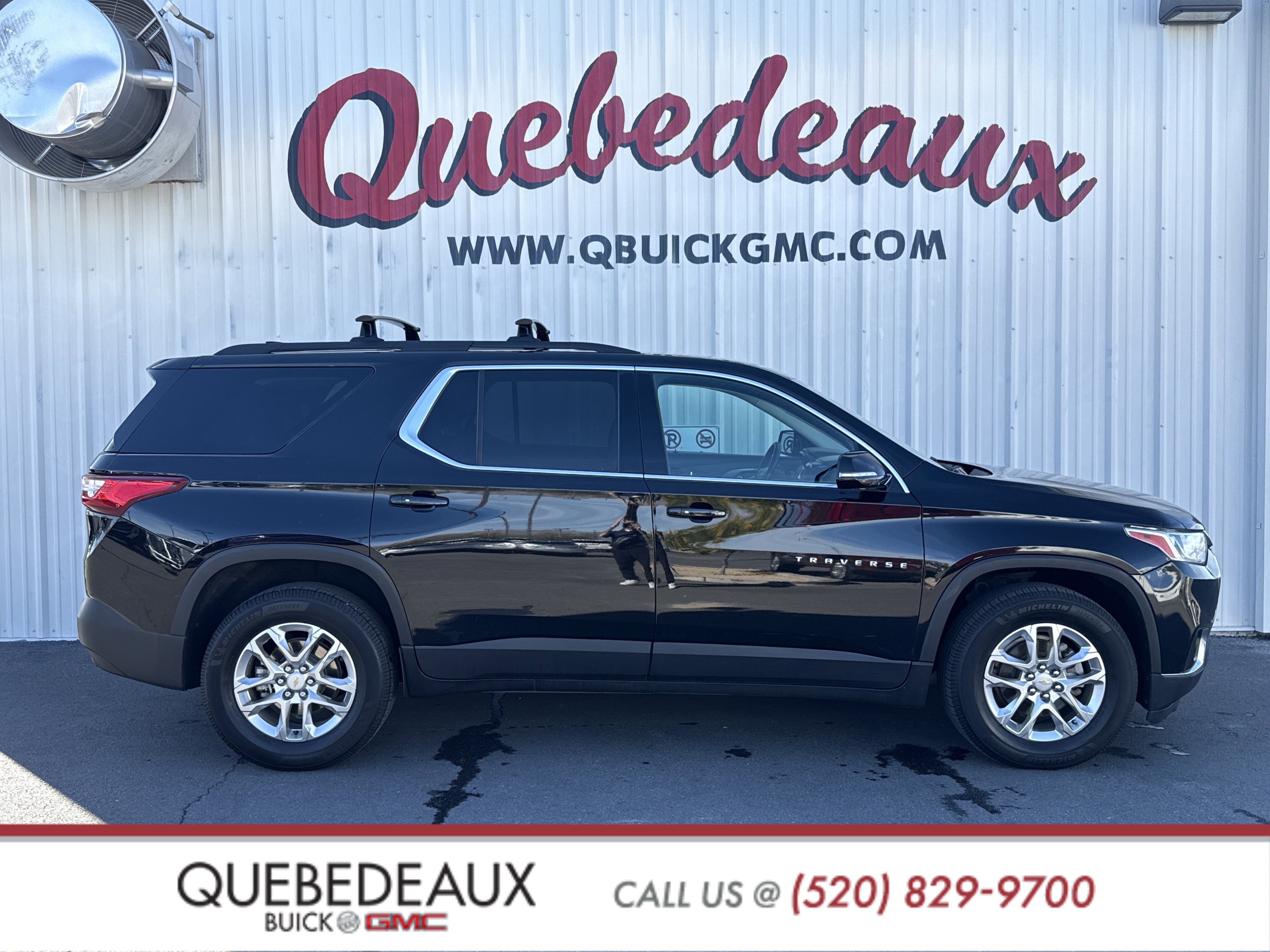 Used 2020 Chevrolet Traverse LT image 1