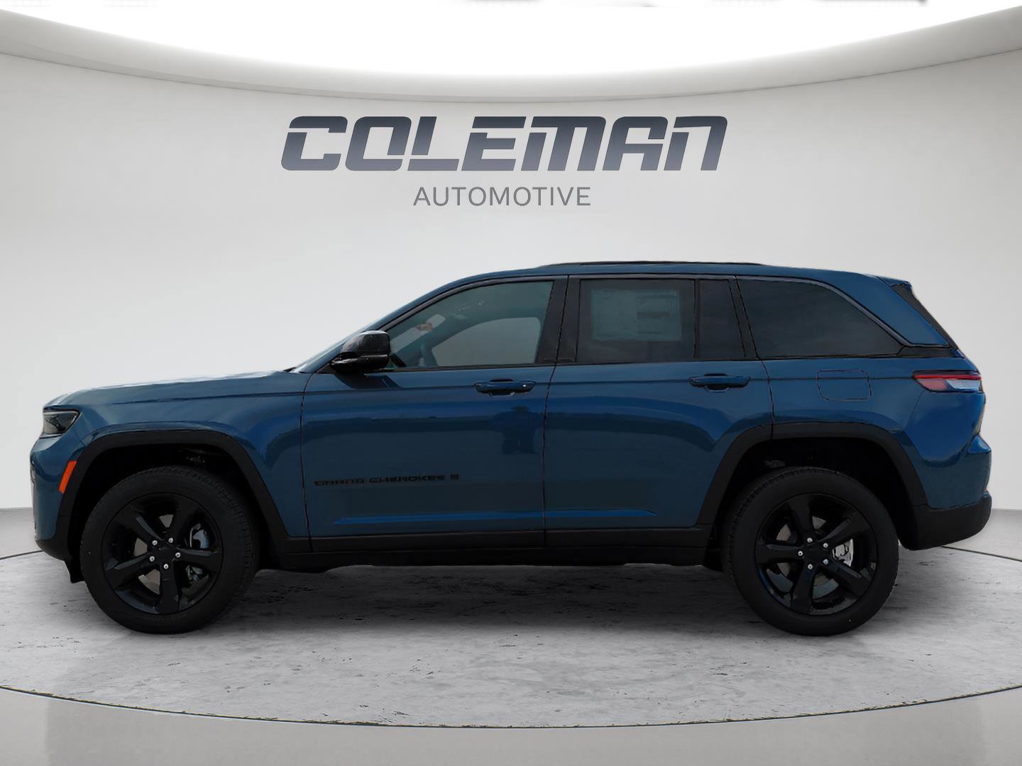 New 2026 Jeep Grand Cherokee Limited w/ Limited Altitude Package AWD/4WD image 2