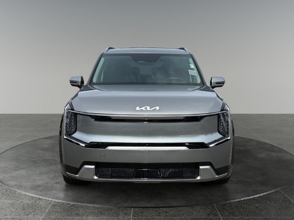 Used 2024 Kia EV9 Land AWD/4WD image 2