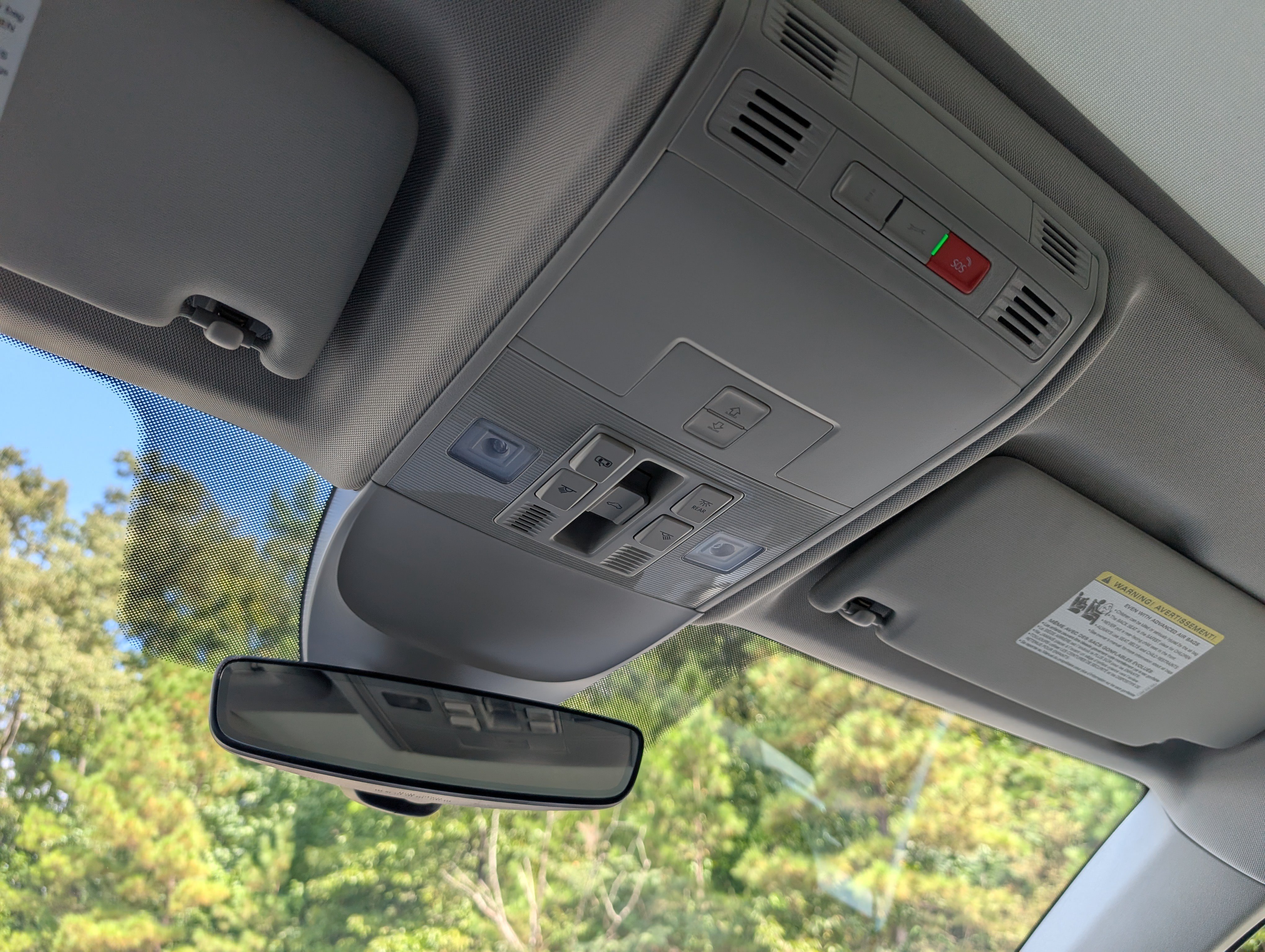 Used 2025 Volkswagen Taos SE w/ Panoramic Sunroof Package FWD image 30