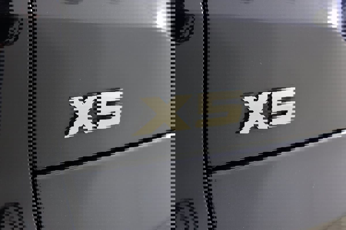 Used 2020 BMW X5 M50i w/ Premium Package image 47