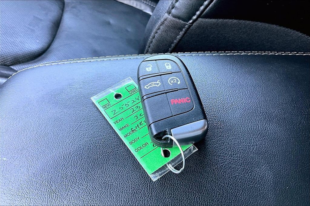 Used 2023 Jeep Cherokee Altitude Lux AWD/4WD image 12