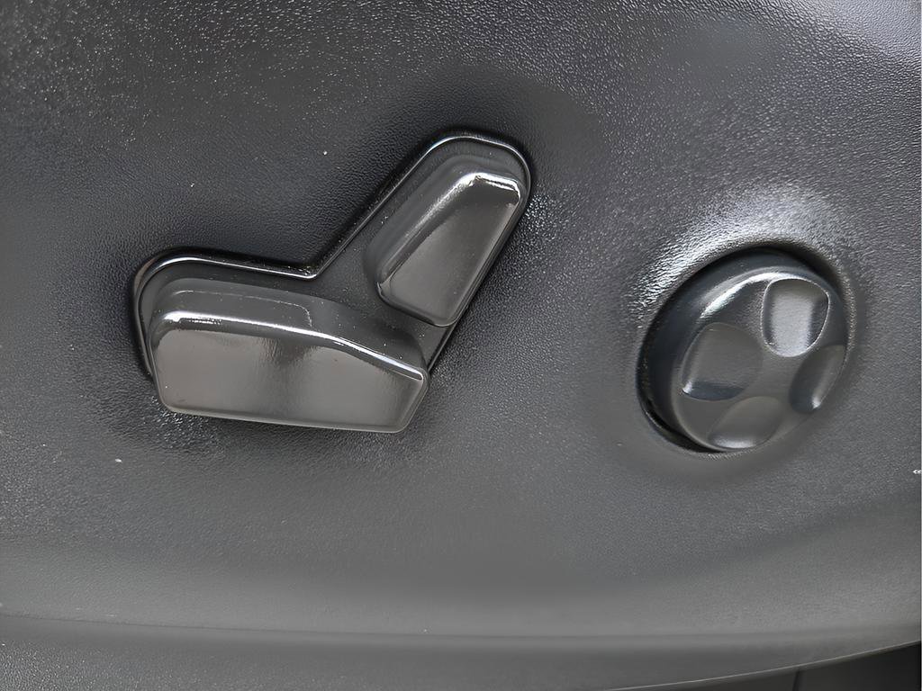 Used 2021 Chrysler Pacifica Touring image 16