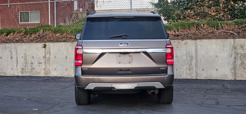 Used 2018 Ford Expedition XLT w/ Equipment Group 202A image 4