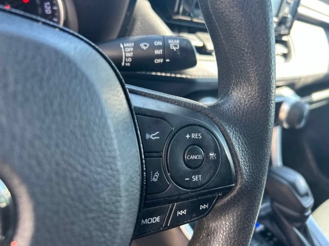 Used 2020 Toyota RAV4 LE w/ All Weather Liner Package AWD/4WD image 21