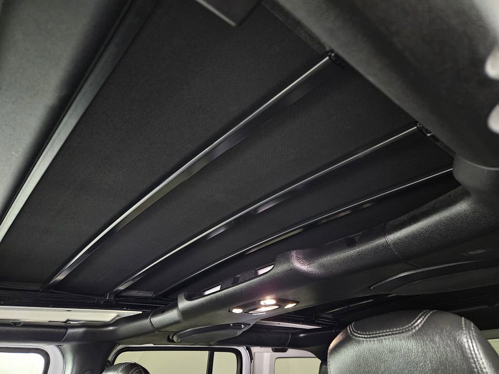 Used 2022 Jeep Wrangler Unlimited Rubicon w/ Xtreme Recon 35" Tire Package AWD/4WD image 26