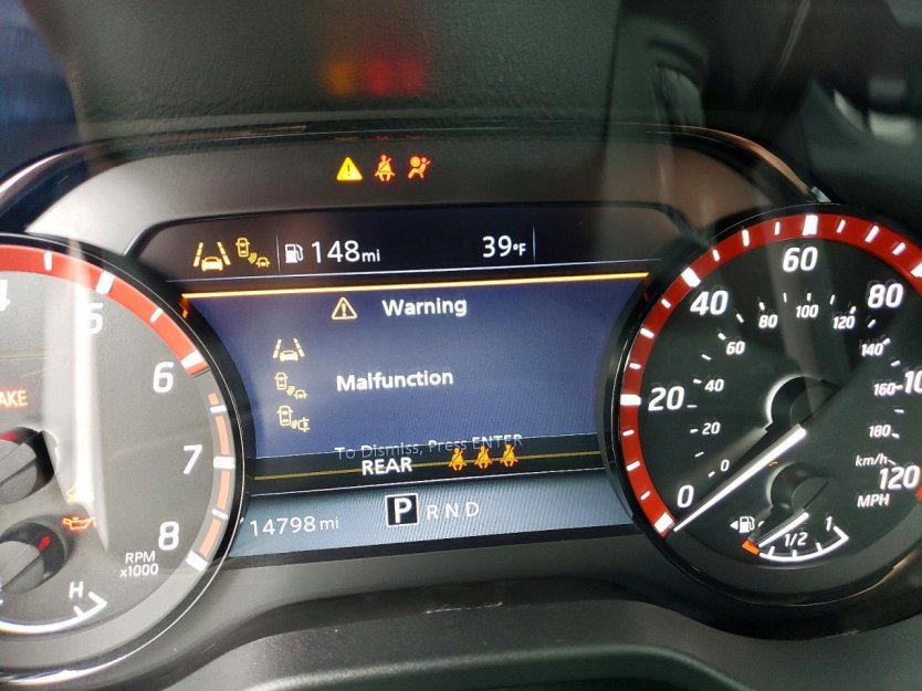 Used 2024 Nissan Titan PRO-4X w/ Pro-4x Convenience Package image 8