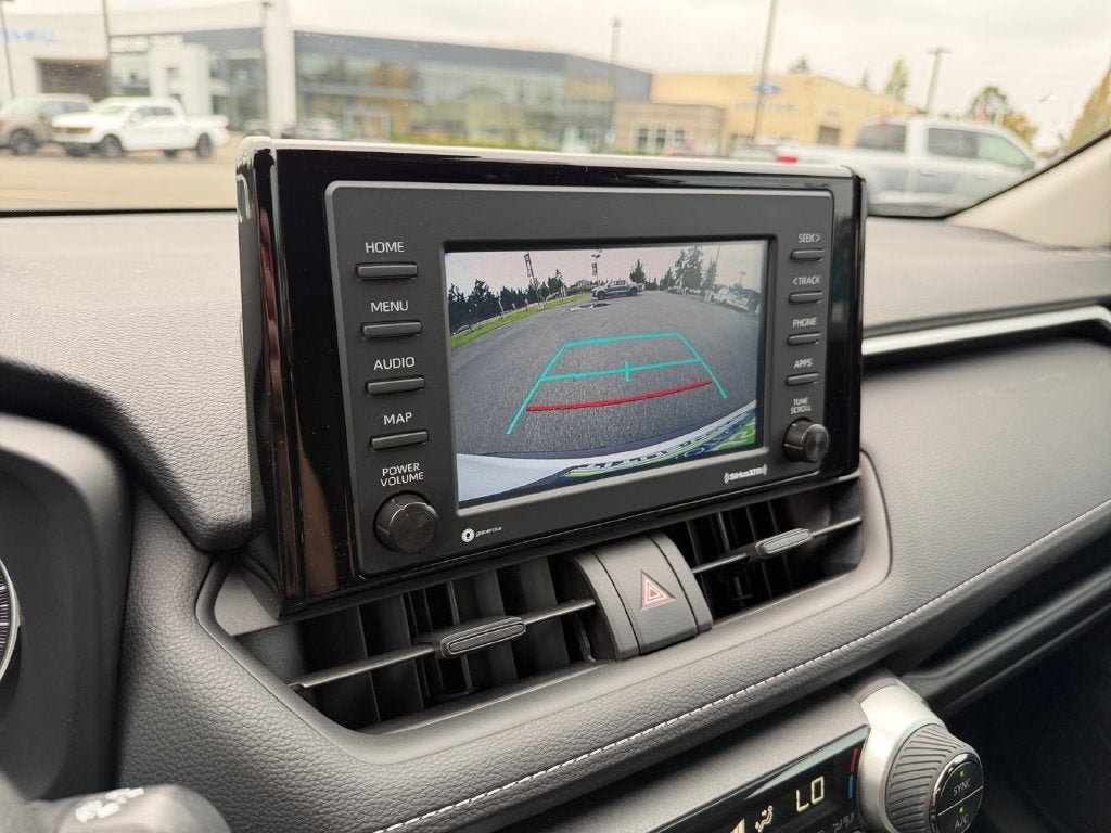 Used 2022 Toyota RAV4 XLE w/ Convenience Package FWD image 17