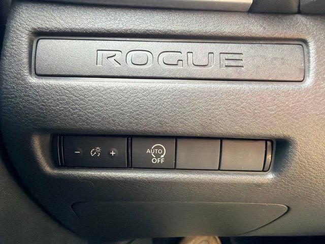 Used 2023 Nissan Rogue S FWD image 19