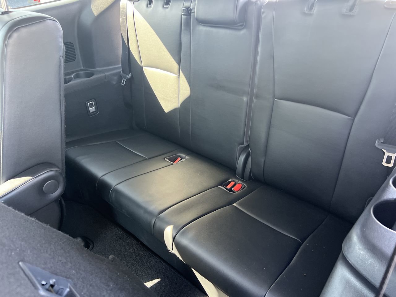 Used 2022 Toyota Highlander XLE AWD/4WD image 33