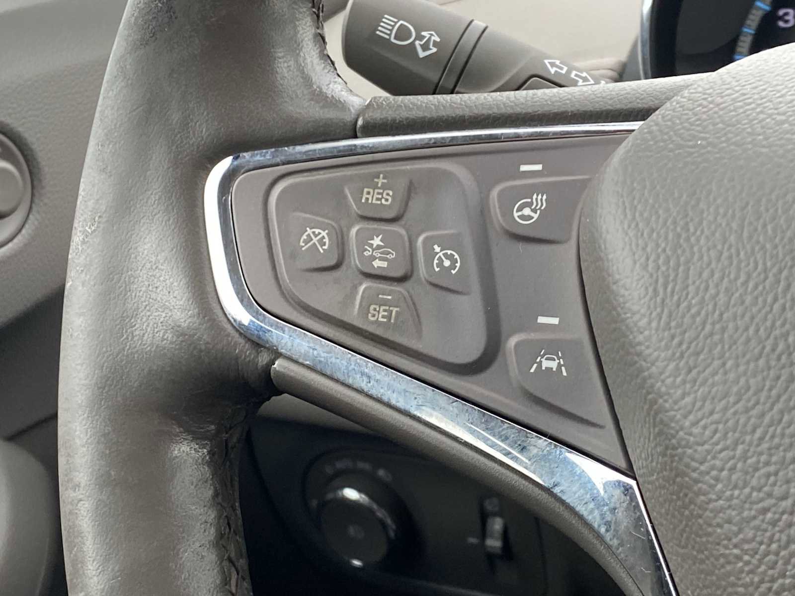 Used 2017 Chevrolet Cruze Premier image 23