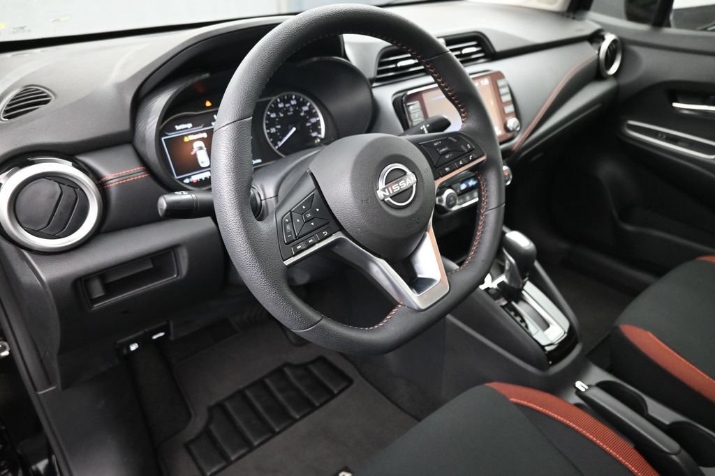 Certified 2025 Nissan Versa SR w/ Trunk Package FWD image 17