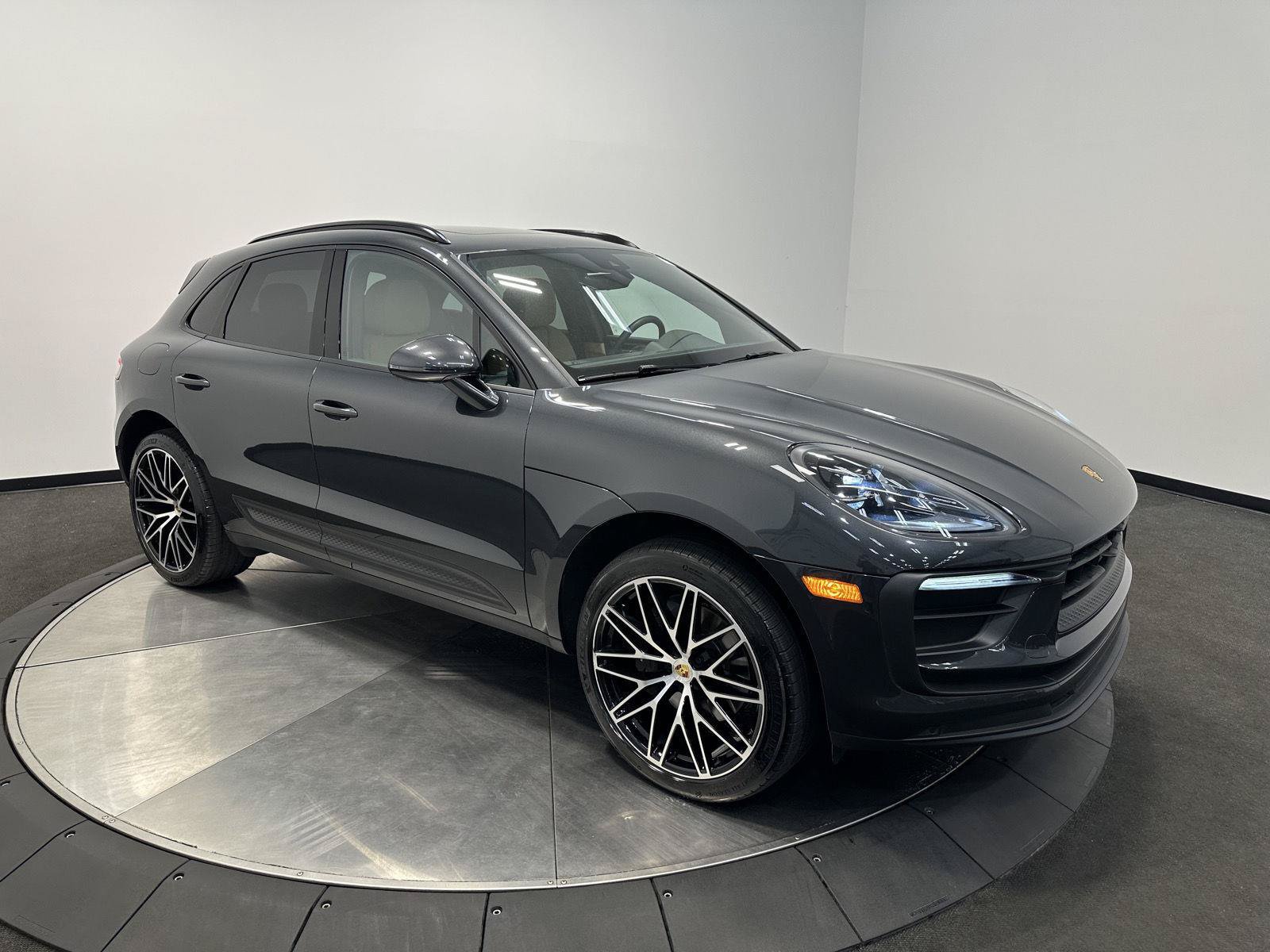Used 2026 Porsche Macan AWD/4WD image 9