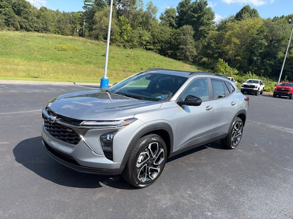 New 2026 Chevrolet Trax RS w/ Driver Confidence Package FWD image 4