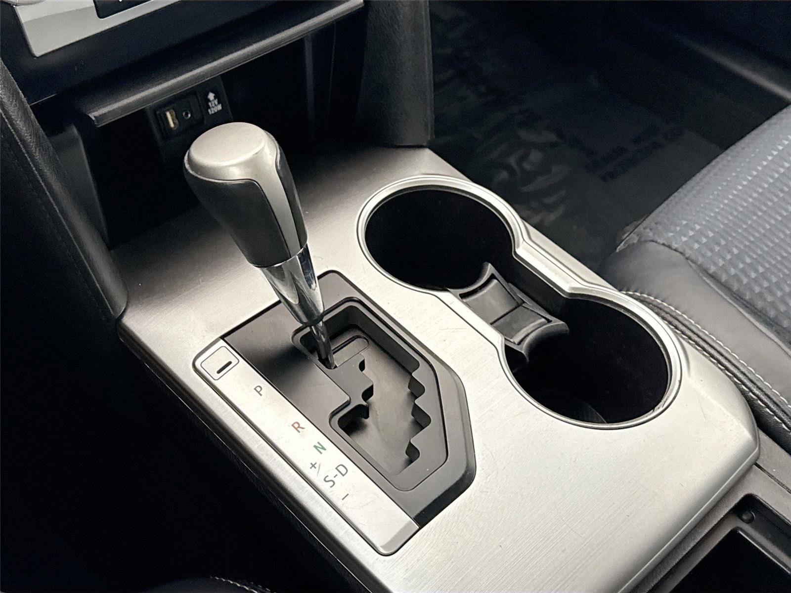 Used 2014 Toyota Camry SE w/ Fleet Convenience Package FWD image 22