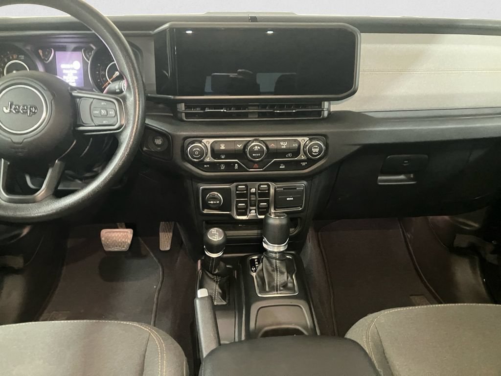 Used 2025 Jeep Gladiator Sport AWD/4WD image 11