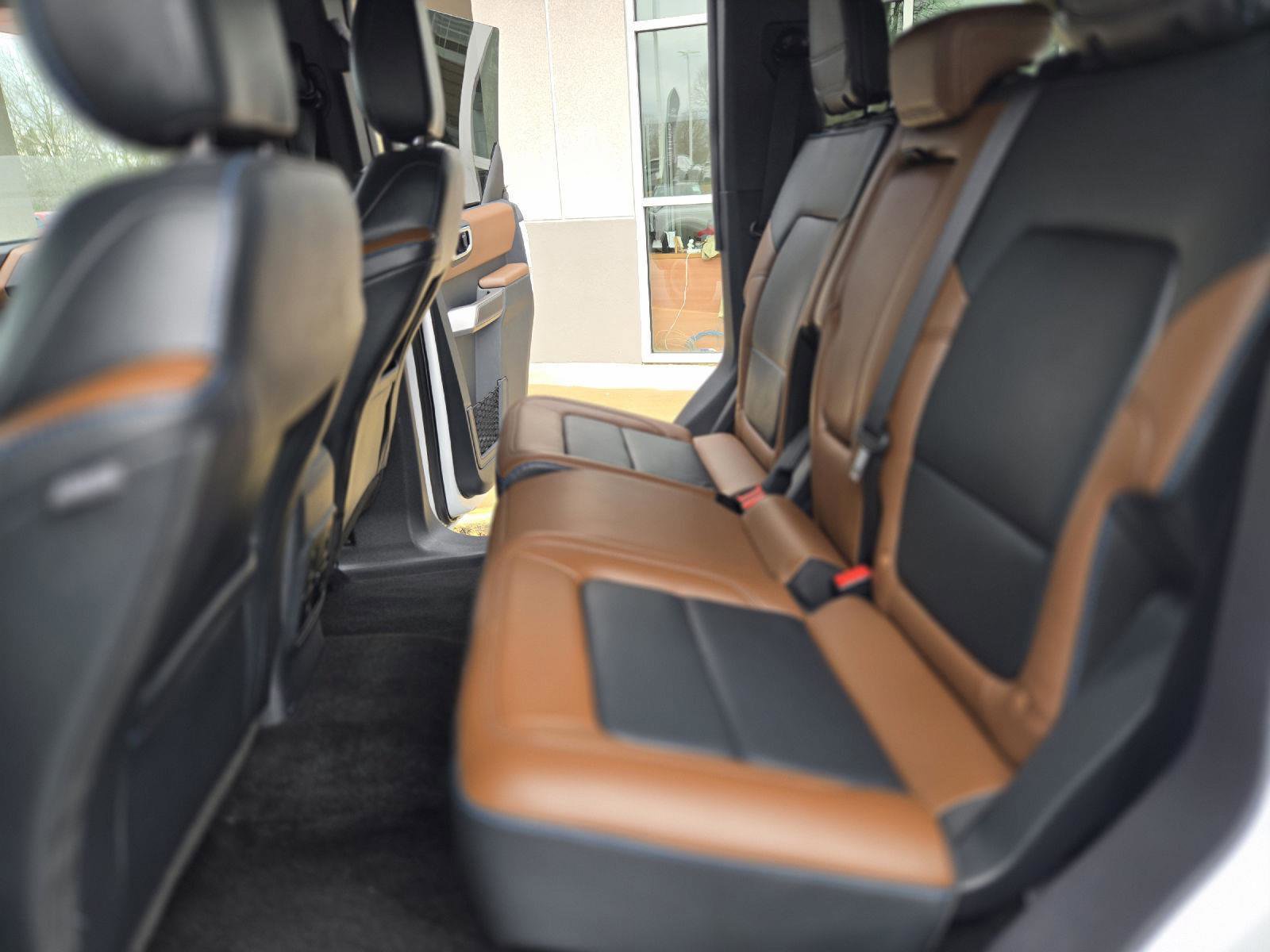 Used 2023 Ford Bronco Outer Banks w/ Sasquatch Package image 23