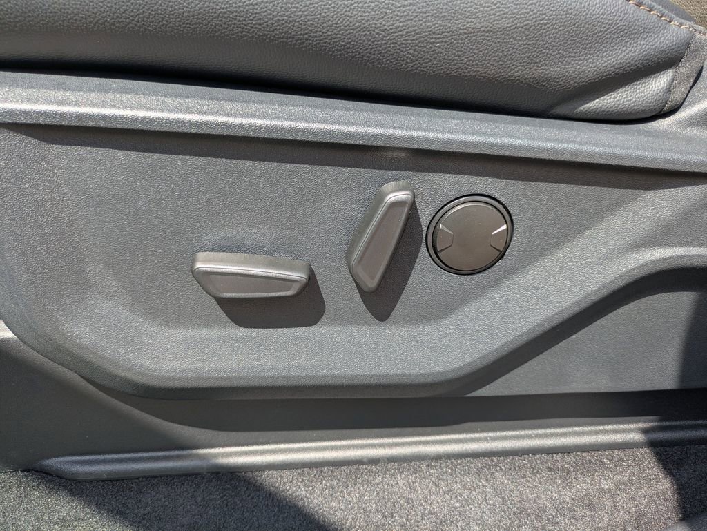 New 2026 Ford F150 Lariat w/ Equipment Group 501A Mid image 9