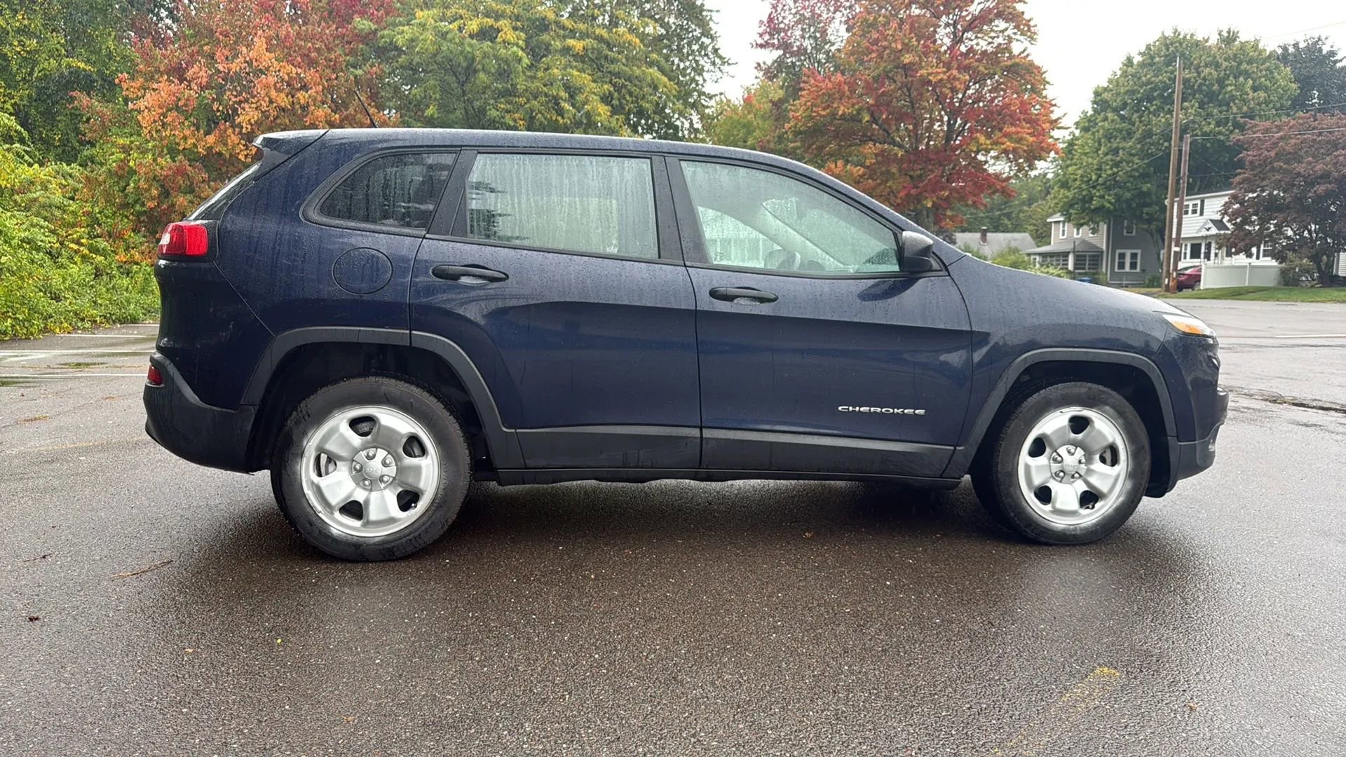 Used 2014 Jeep Cherokee Sport image 11