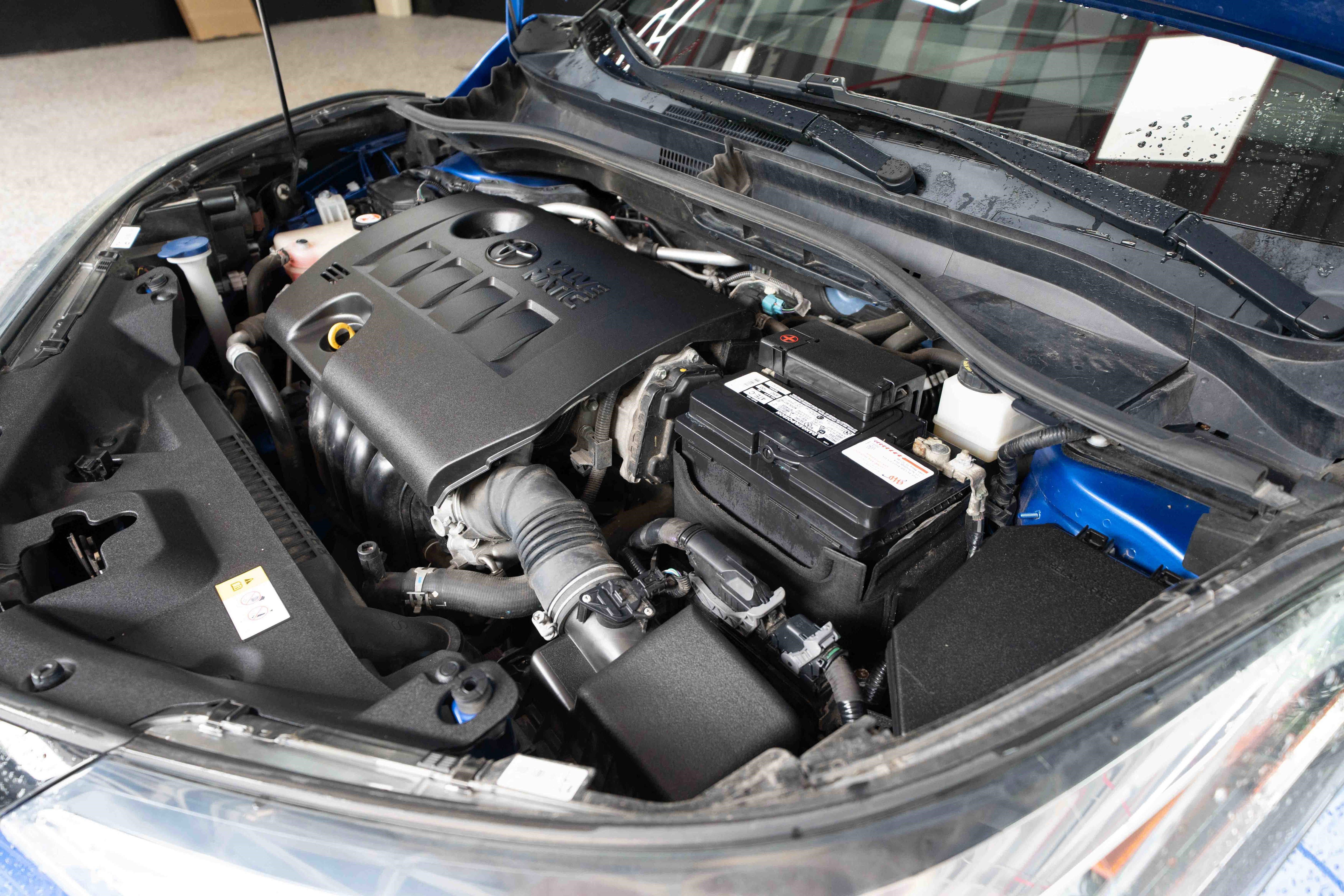 Used 2018 Toyota C-HR XLE FWD image 32