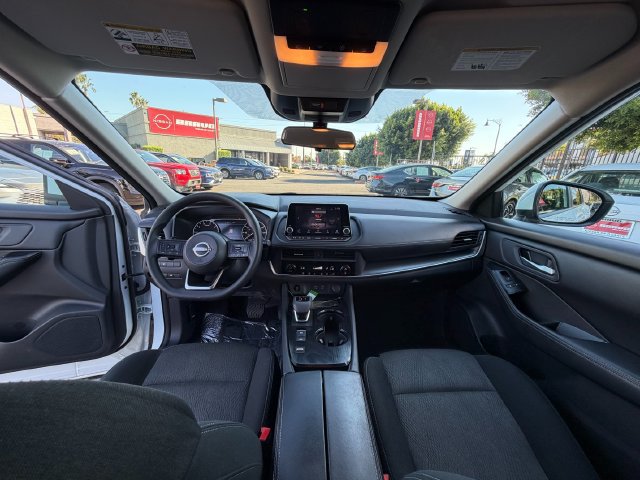 Used 2024 Nissan Rogue SV FWD image 39