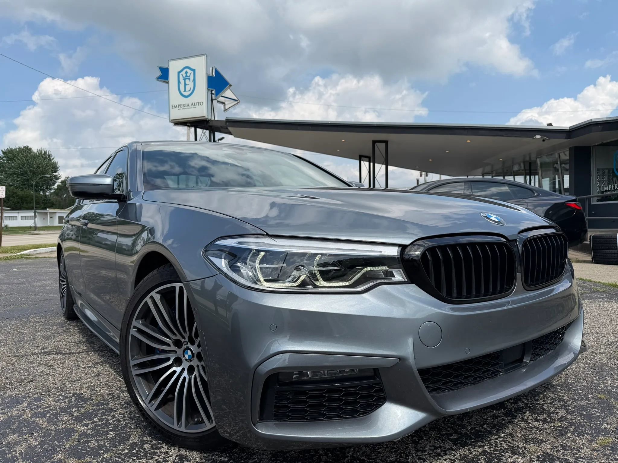 Used 2019 BMW 540i xDrive w/ M Sport Package AWD/4WD image 3