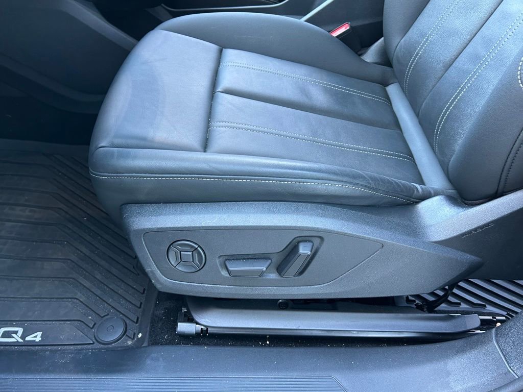 Used 2024 Audi Q4 e-tron Premium w/ Convenience Package image 10