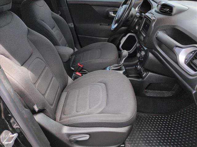 Used 2018 Jeep Renegade Latitude w/ Cold Weather Group AWD/4WD image 26