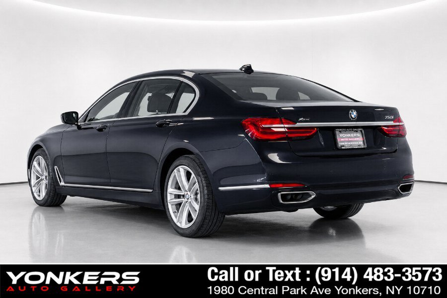 Used 2019 BMW 750i xDrive w/ Executive Package AWD/4WD image 12