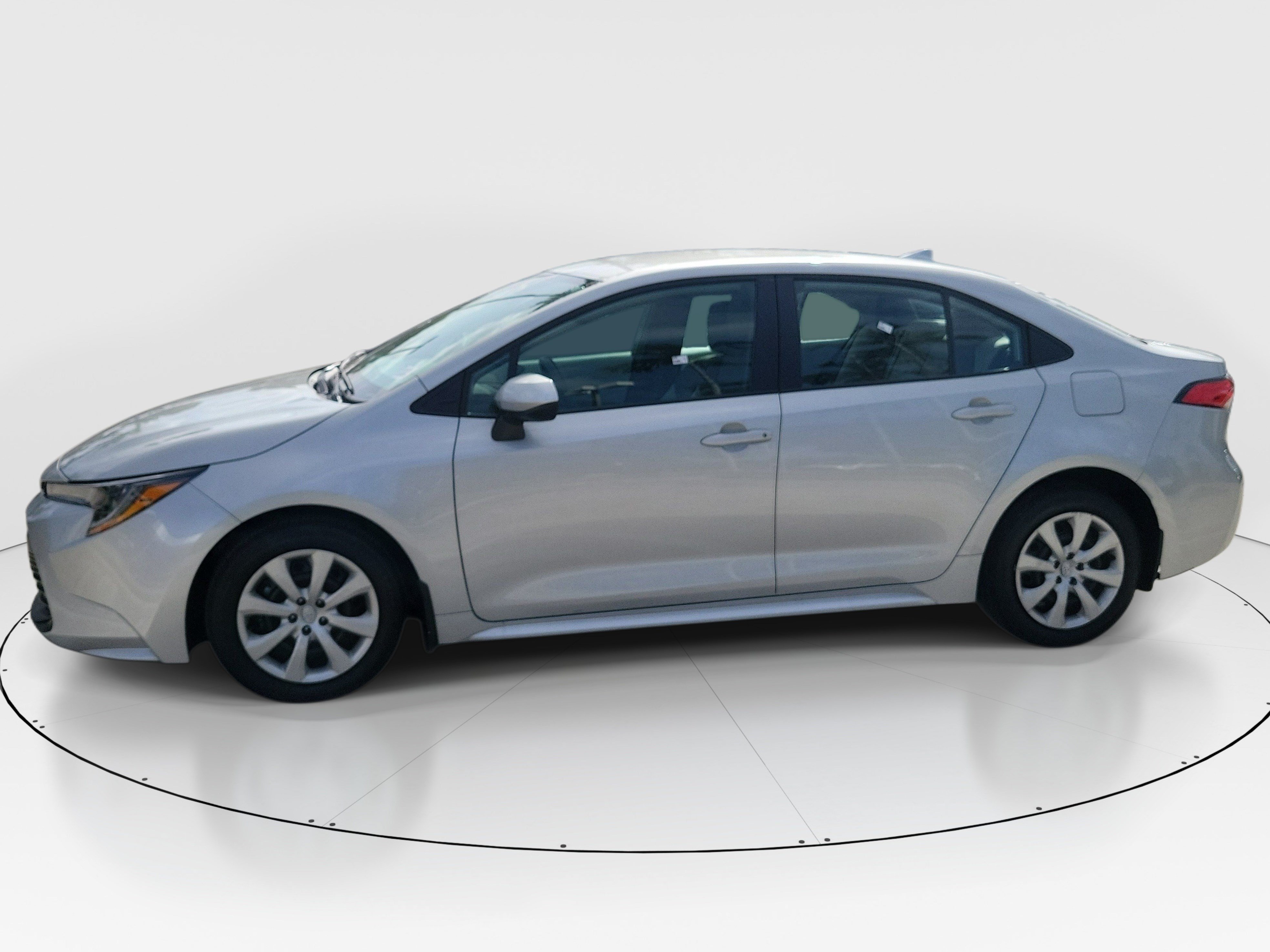 Used 2026 Toyota Corolla LE FWD image 4