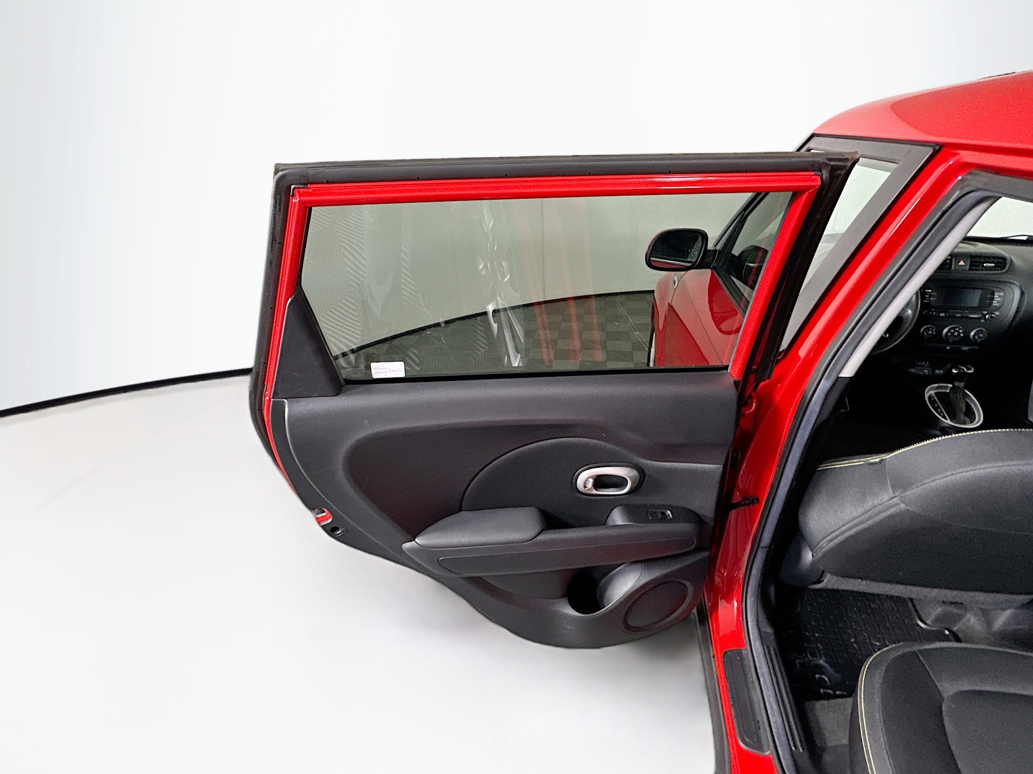 Used 2015 Kia Soul + FWD image 25