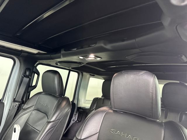 Used 2023 Jeep Wrangler Unlimited Sahara w/ Cold Weather Group AWD/4WD image 12