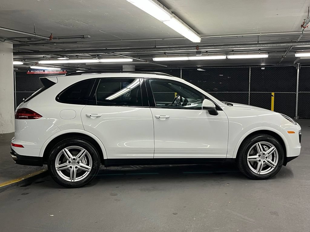 Used 2017 Porsche Cayenne S AWD/4WD image 36