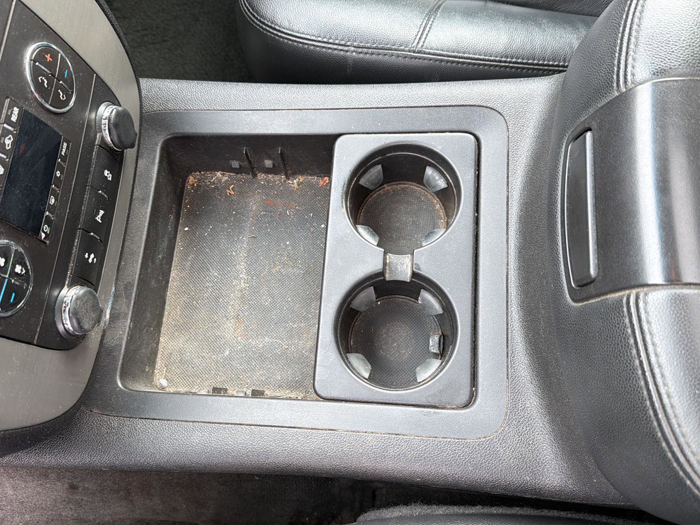 Used 2014 GMC Yukon XL SLT w/ SLT-2 Equipment Package AWD/4WD image 18