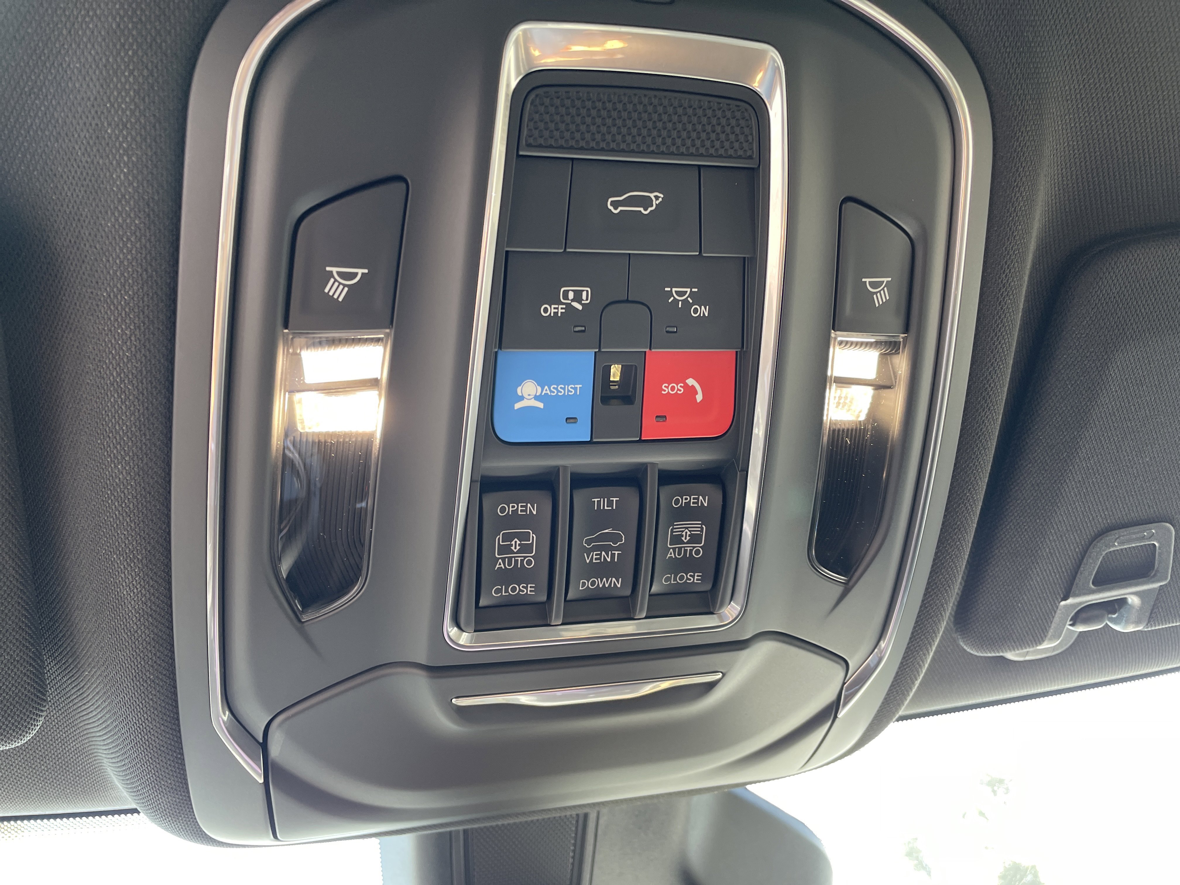 New 2025 Jeep Grand Cherokee Limited w/ Luxury Tech Group II image 34