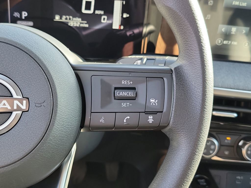 Used 2025 Nissan Kicks SV FWD image 6