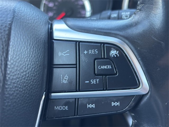 Used 2020 Toyota Highlander LE image 25