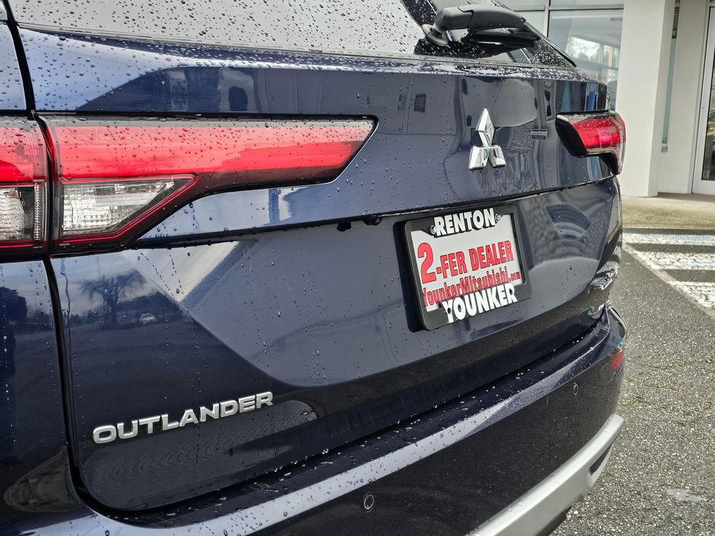 Used 2024 Mitsubishi Outlander SE image 10