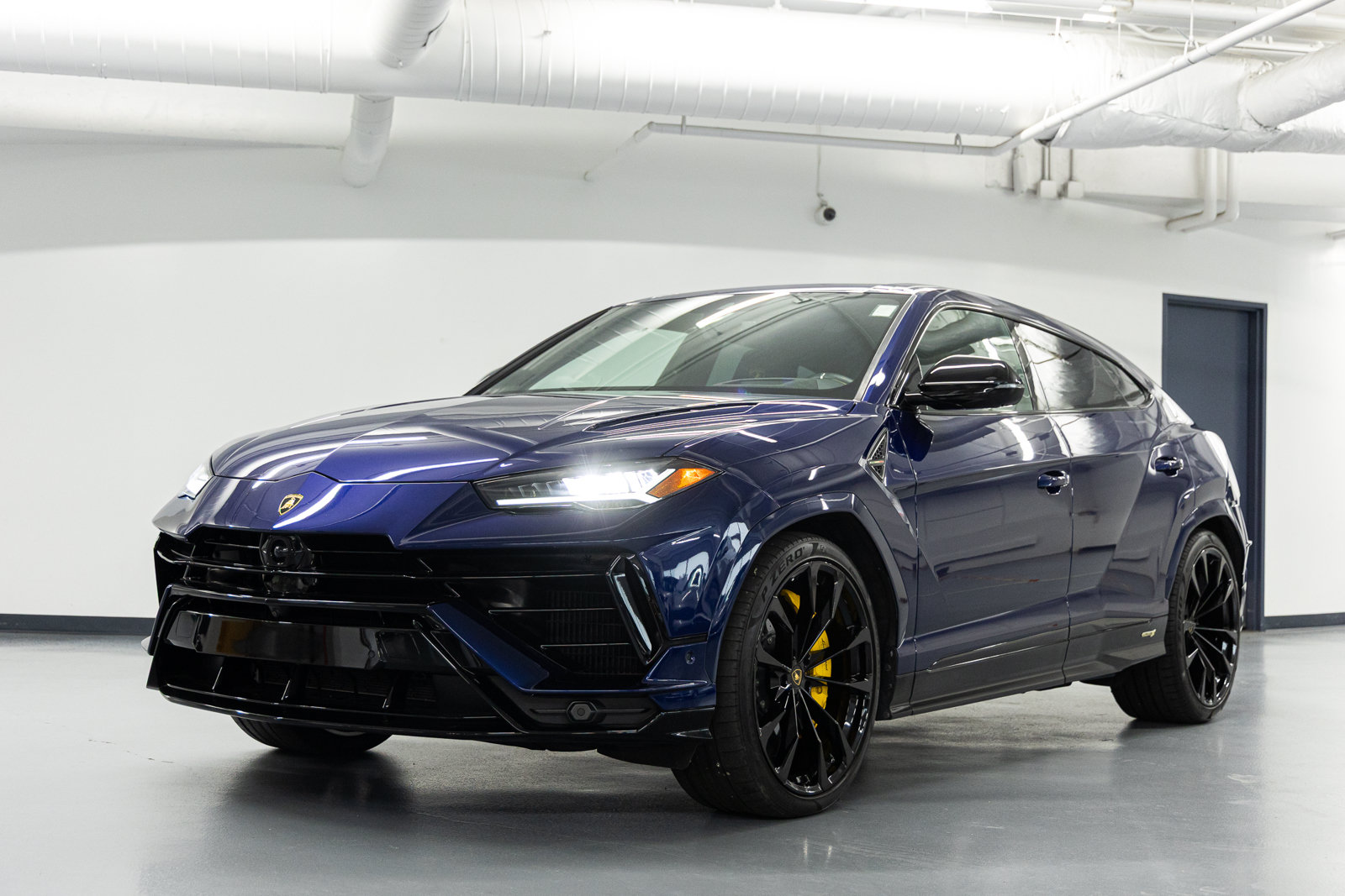 Used 2024 Lamborghini Urus S AWD/4WD image 4