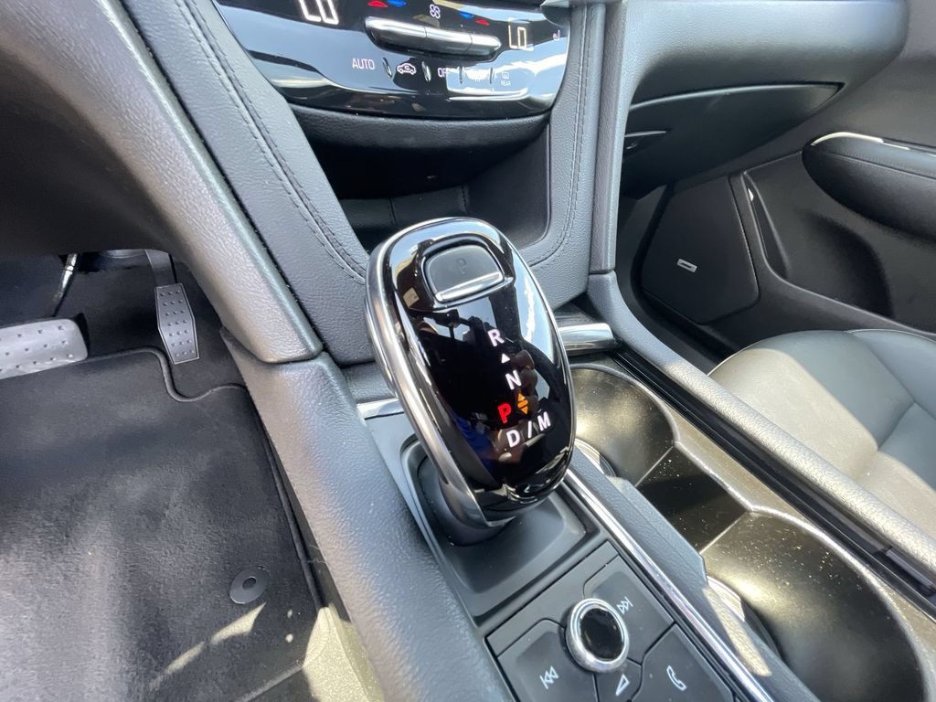 Certified 2024 Cadillac XT6 Luxury FWD image 15