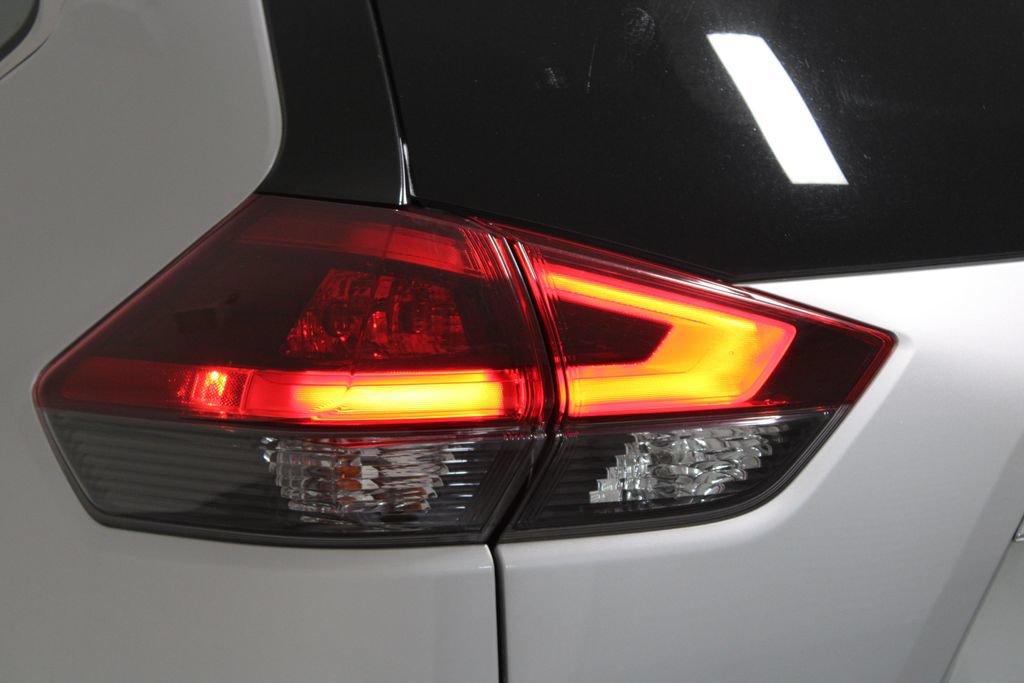 Used 2020 Nissan Rogue SV AWD/4WD image 45