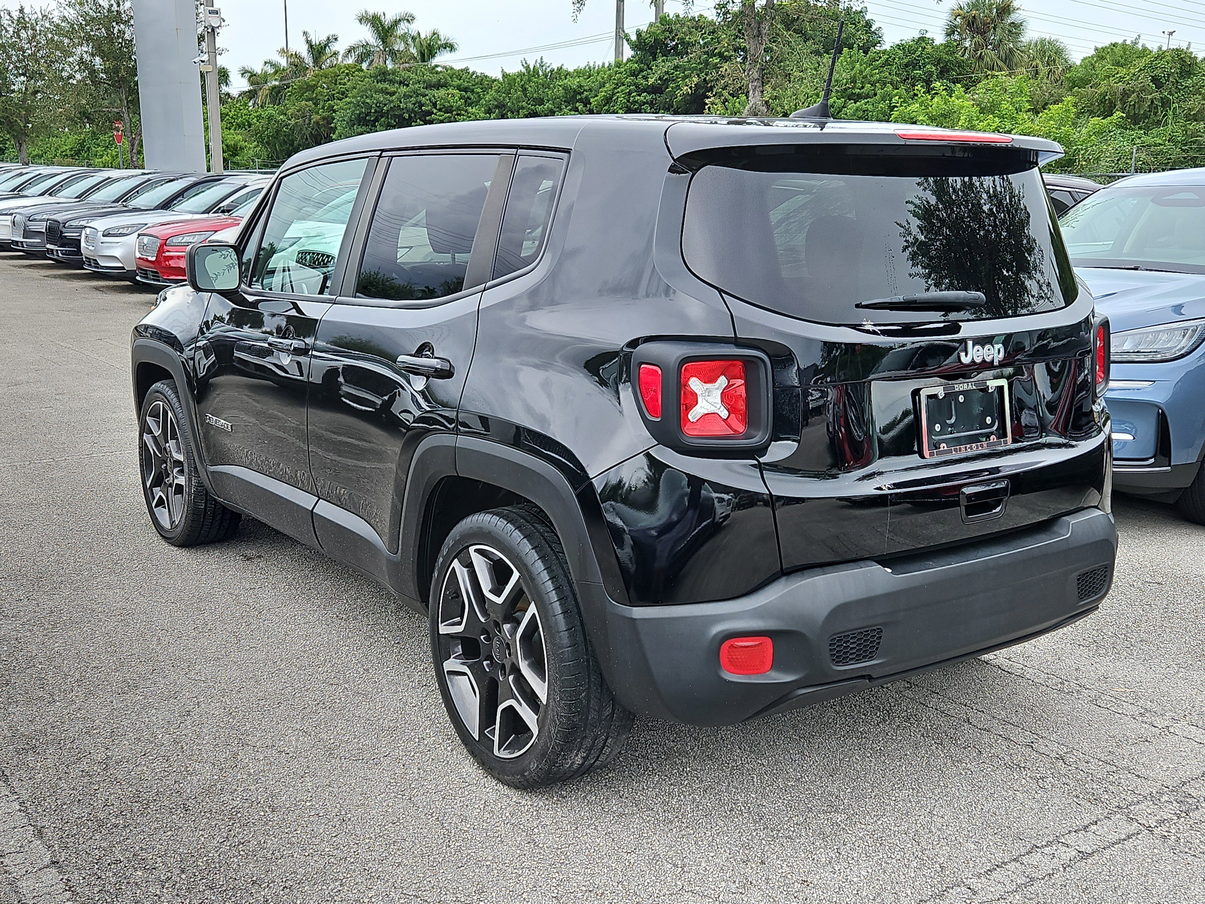 Used 2021 Jeep Renegade Sport image 3