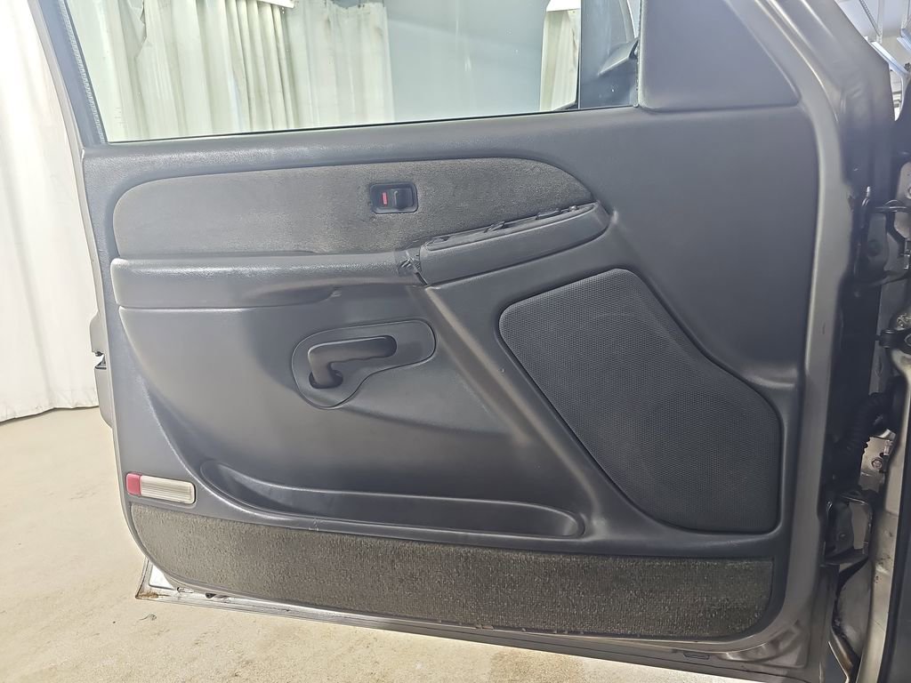 Used 2003 Chevrolet Silverado 2500 LS image 30