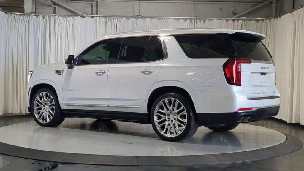 Used 2025 GMC Yukon Denali w/ Denali Reserve Package AWD/4WD image 8