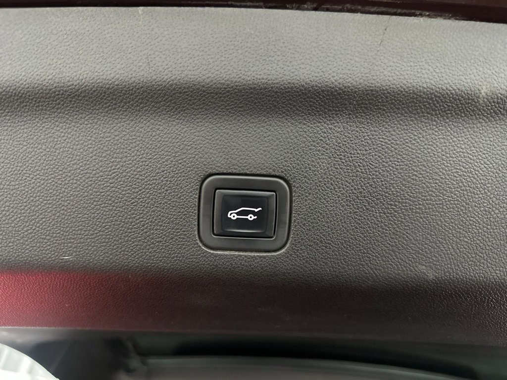 Used 2023 Chevrolet Suburban High Country image 45